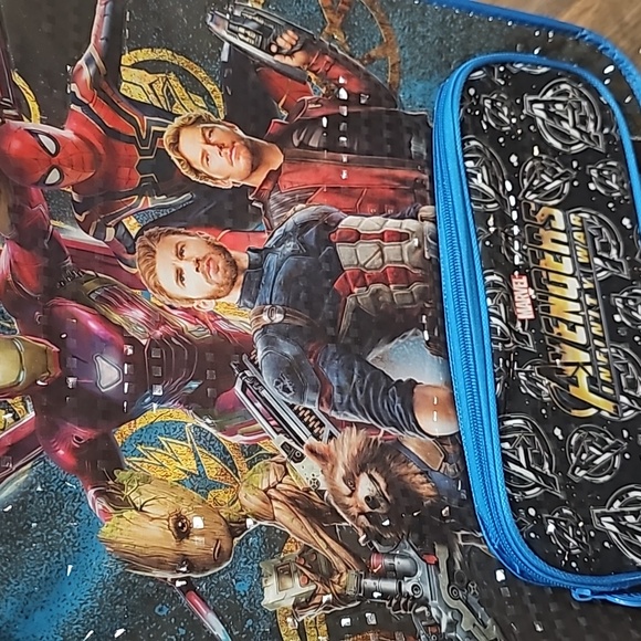 Avengers Infinity War kids size suitcase with wheels - Picture 3 of 8